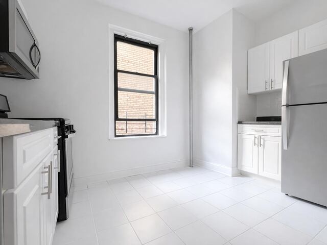 1-Bedroom at 106 Fort Washington Avenue