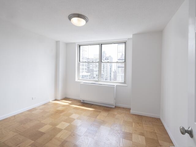 2-Bedroom at Murray Hill Manor