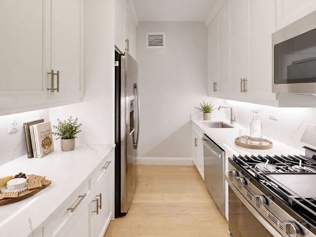 1-Bedroom at One Lincoln Plaza