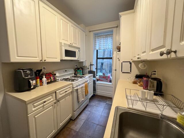 2-Bedroom at 515 West 122nd Street