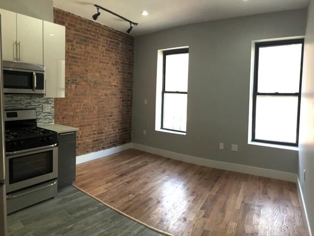 2-Bedroom at 4230 Broadway