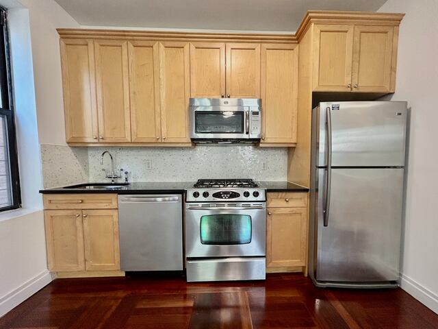 2-Bedroom at The Westbourne : 607 West 137th