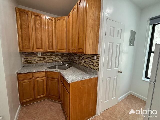 1-Bedroom at 171 East 101th Street
