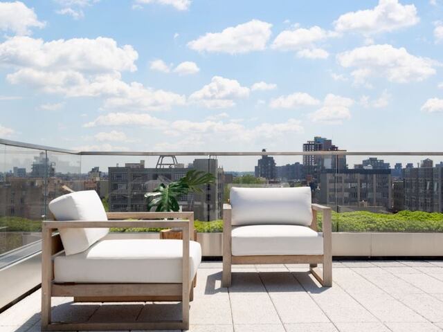 Studio at 325 Kent Avenue