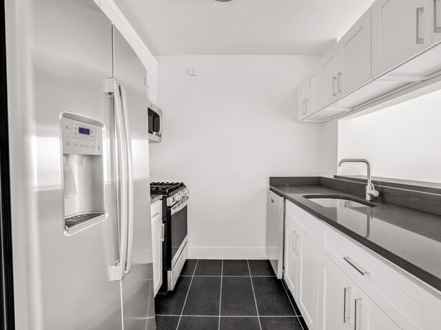 1-Bedroom at 420 West 42nd Street