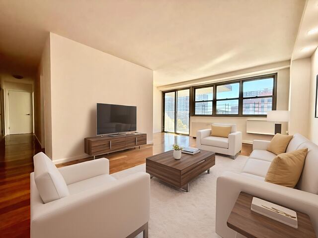 1-Bedroom at Lafayette Boynton: 875 Boynton Ave