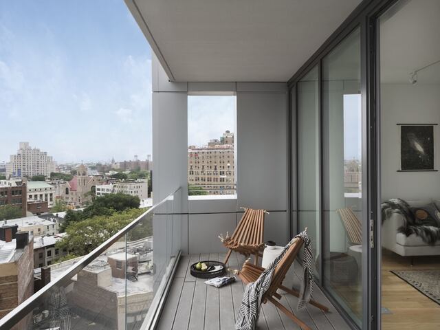 2-Bedroom at 300 Ashland Place