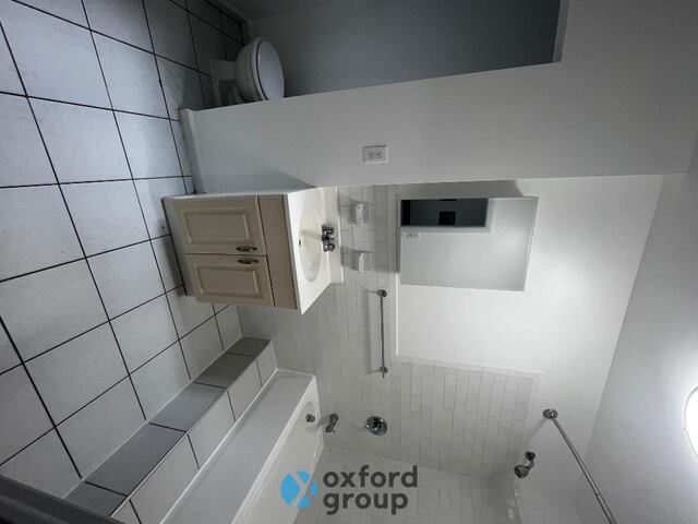 Studio at 1427 York Avenue