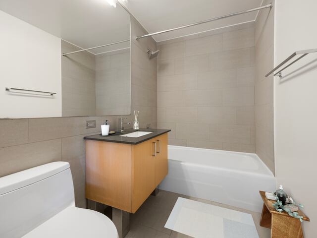 1-Bedroom at New York by Gehry