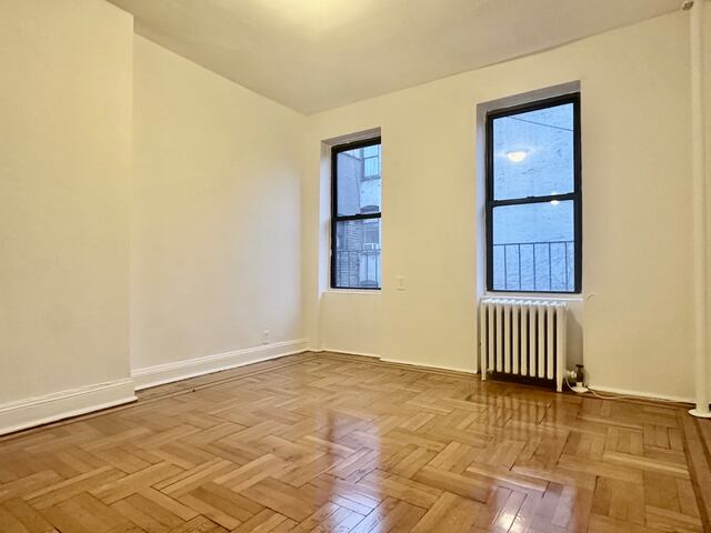 Studio at 1585 First Avenue