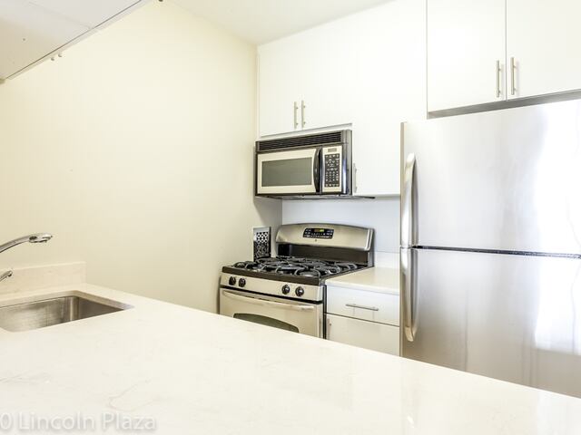 1-Bedroom at 30 Lincoln Plaza