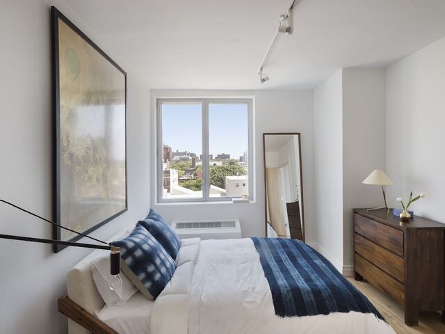 2-Bedroom at 300 Ashland Place