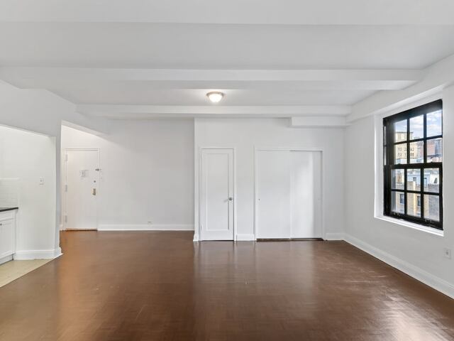 Studio at South Pierre (aka 160 West 71st)
