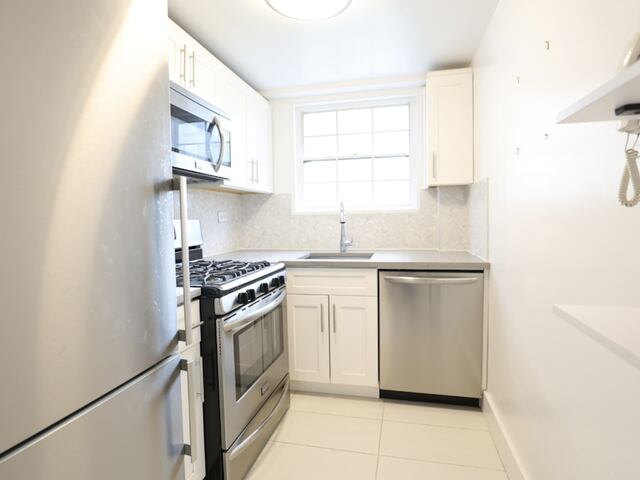 1-Bedroom at Lexington Towers