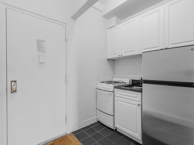 Studio at South Pierre (aka 160 West 71st)