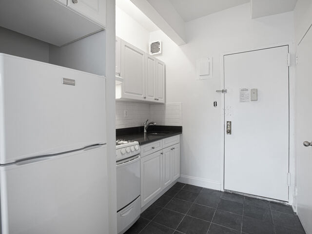 Studio at South Pierre (aka 160 West 71st)