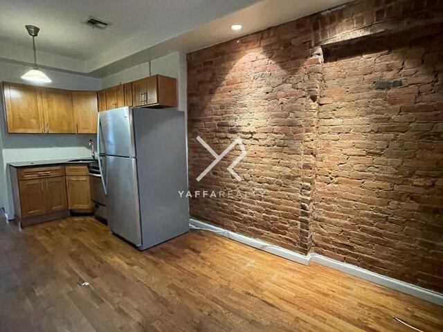 2-Bedroom at 181 Graham Avenue