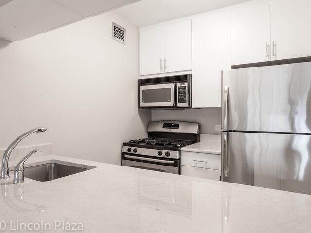 1-Bedroom at 30 Lincoln Plaza