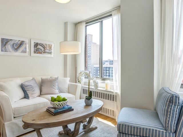 2-Bedroom at Kips Bay Court : 520 Second Ave
