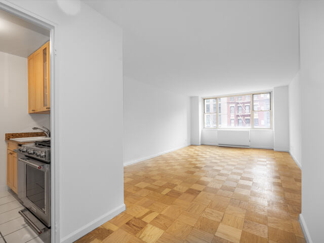 1-Bedroom at Murray Hill Manor