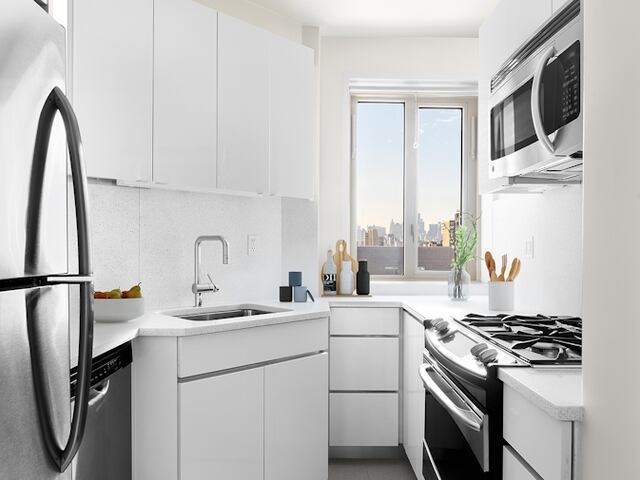 3-Bedroom at Stuyvesant Town: 20 Stuyvesant Oval