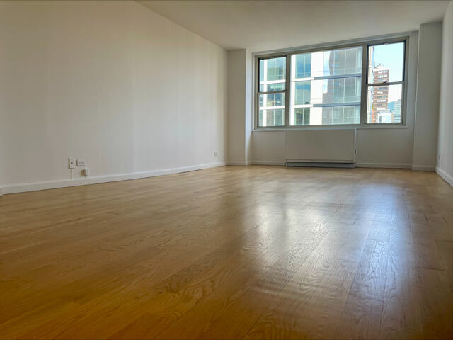 1-Bedroom at Murray Hill Manor