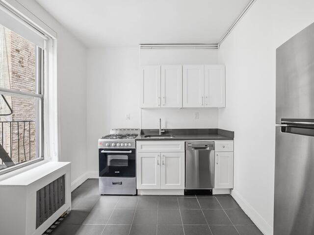 2-Bedroom at 176 East 81st Street
