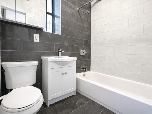 1-Bedroom at 546 Isham Street