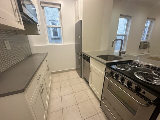 1-Bedroom at Manhattan East: 227 East 66th