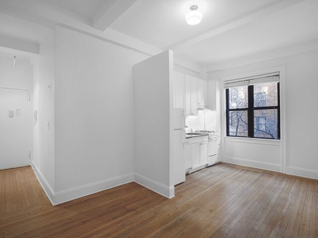 1-Bedroom at 19 West 69th Street