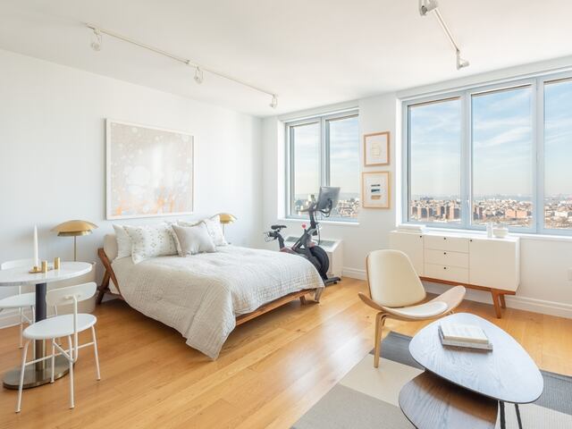 Studio at 300 Ashland Place