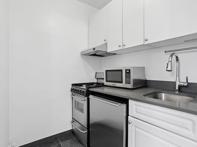 Studio at 19 West 69th Street