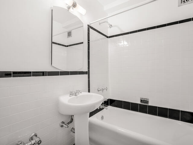 Studio at The Beaux Arts: 307 East 44th