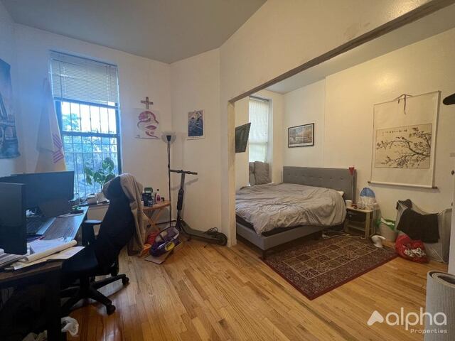 4-Bedroom at 161 East 107th Street