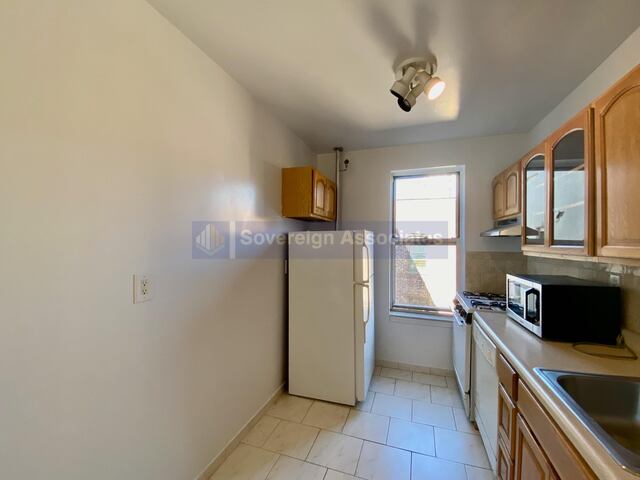1-Bedroom at 175 Pinehurst Avenue