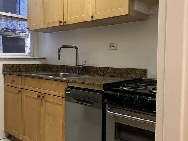 1-Bedroom at Manhattan East: 221 East 66th