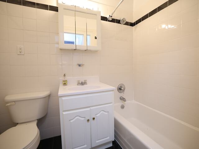 Studio at Lexington Towers