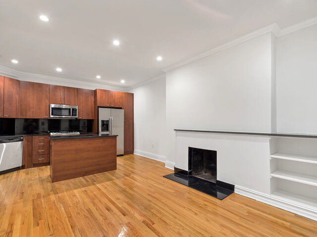 2-Bedroom at 121 Madison Avenue