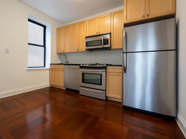 2-Bedroom at The Westbourne : 609 West 137th