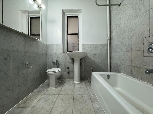 1-Bedroom at 884 Riverside Drive