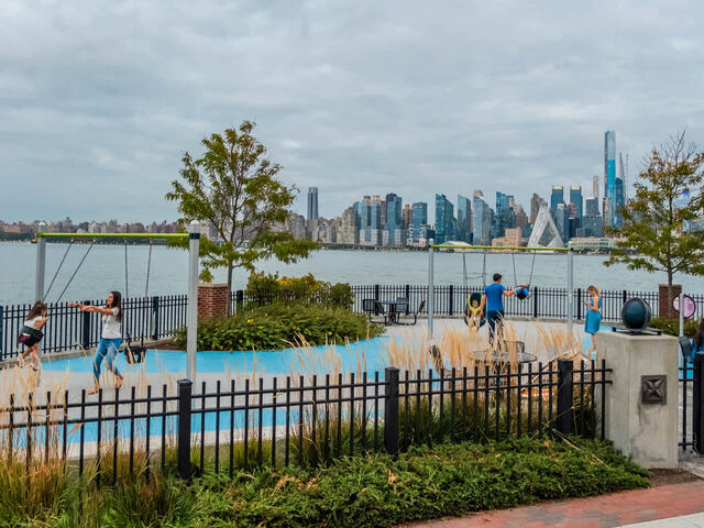 Photos of The Landings at Port Imperial | NYBits