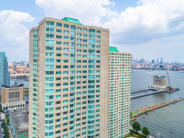 2-Bedroom at Newport: Southhampton
