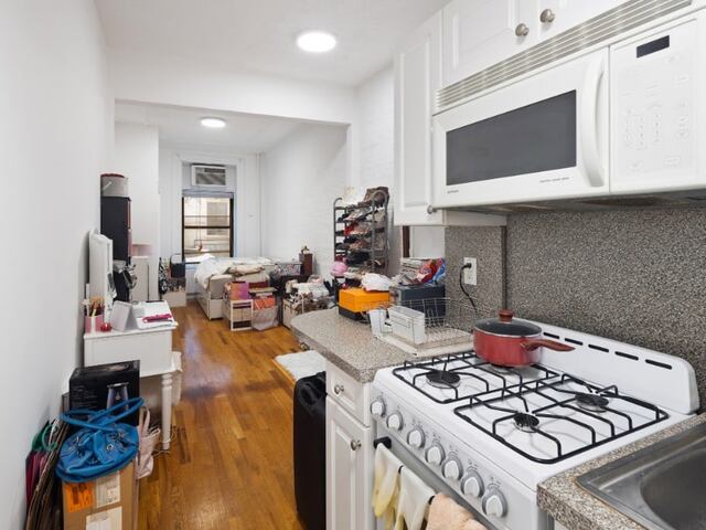 Studio at 323 East 90th Street