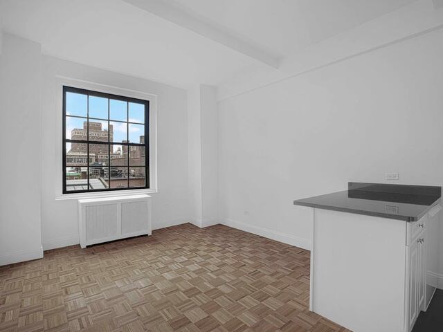 Studio at South Pierre (aka 160 West 71st)