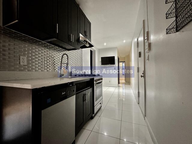 3-Bedroom at 932 Amsterdam Avenue