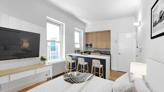 Studio at Manhattan East: 215 East 66th (Manhattan)