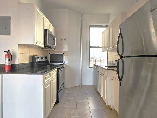 4-Bedroom at 255 Fort Washington Avenue