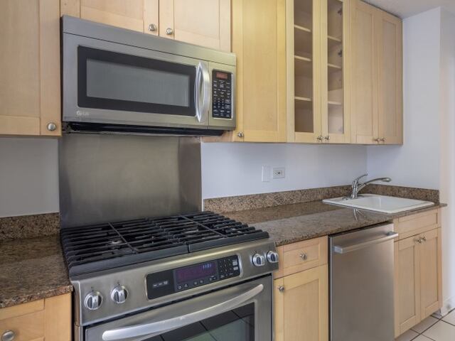 2-Bedroom at Murray Hill Manor