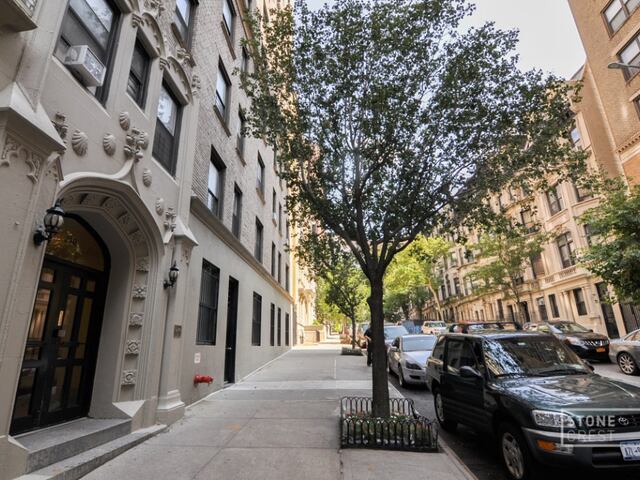 2-Bedroom at 290 Riverside Drive