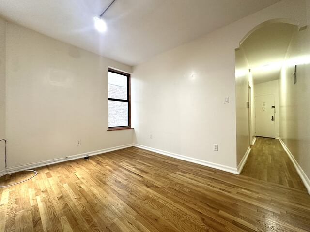 1-Bedroom at 3133 Broadway